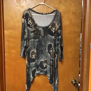 GRAFFITI woman's CREW neck top,  sz unknown